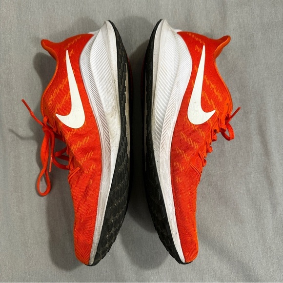 Nike Zoom Vomero orange/white sneakers, size 11, Syracuse player worn - Picture 6 of 12